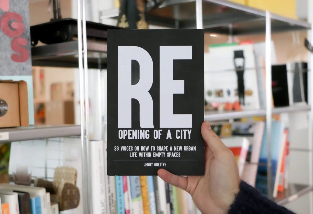 Dailytourlejours photo of the book REopening of a city